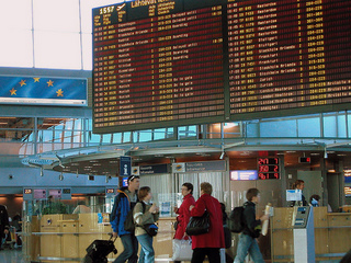 airport etiquette