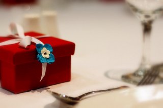 dinner party gift etiquette